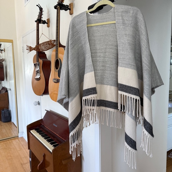 Lucky Brand Accessories - Lucky Brand Fringe Shawl Western Poncho